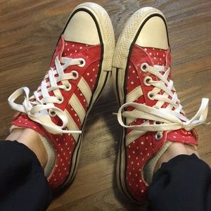 Well-loved adidas 3 stripes authentic 👟